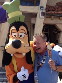 Click to enlarge image FT asks, "Who is sillier, me or Goofy?" - Flat Tigger Goes to Disneyland - The continuing story of Ray's Flat Tigger