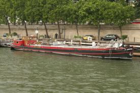 Click to enlarge image  - Living on the Seine in Paris France - That is pronouced 'SAN' in American English