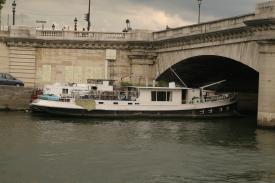 Click to enlarge image  - Living on the Seine in Paris France - That is pronouced 'SAN' in American English