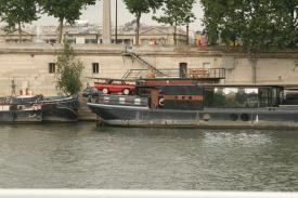 Click to enlarge image  - Living on the Seine in Paris France - That is pronouced 'SAN' in American English