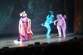 Click to enlarge image The Evil Queen - New Disney Show Villains Tonight - Disney Magic 3/23/2010