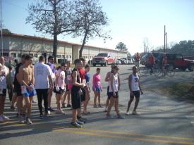 Click to enlarge image Jazmin in the middle, Val and David are a little farther back at the start - Eureka Victorian Classic 10k Run -