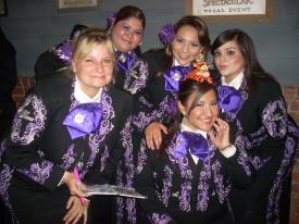 Click to enlarge image Tigger hangs out with the Mariachi Divas! - Mariachi Divas - 